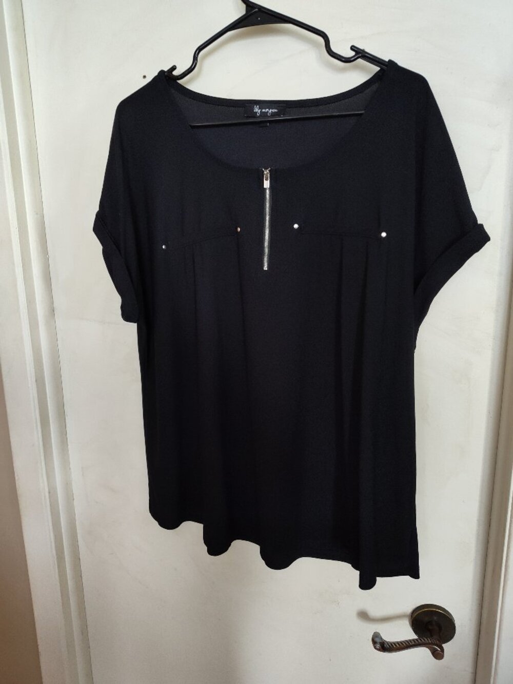 Nice Classic Black Top 2X